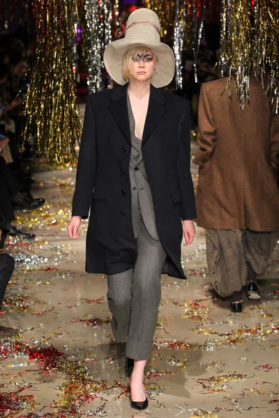 Look 3
